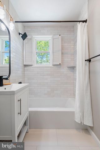 $374,800 | 7630 Tomlinson Avenue, Unit L15, Cabin John, MD 20818