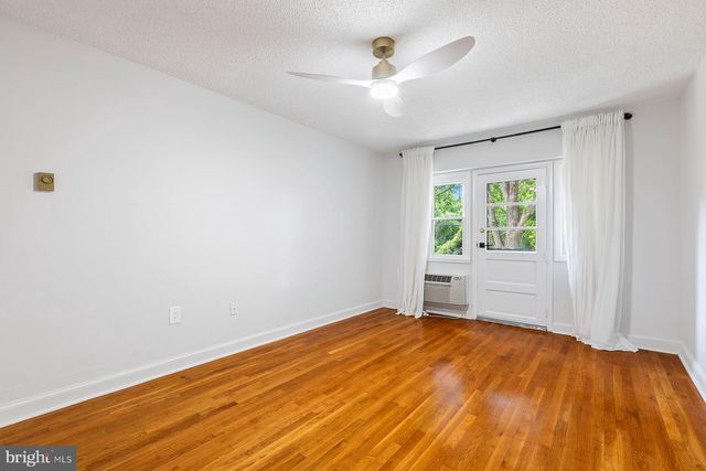 $374,800 | 7630 Tomlinson Avenue, Unit L15, Cabin John, MD 20818