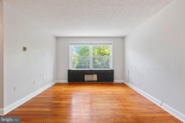 $374,800 | 7630 Tomlinson Avenue, Unit L15, Cabin John, MD 20818