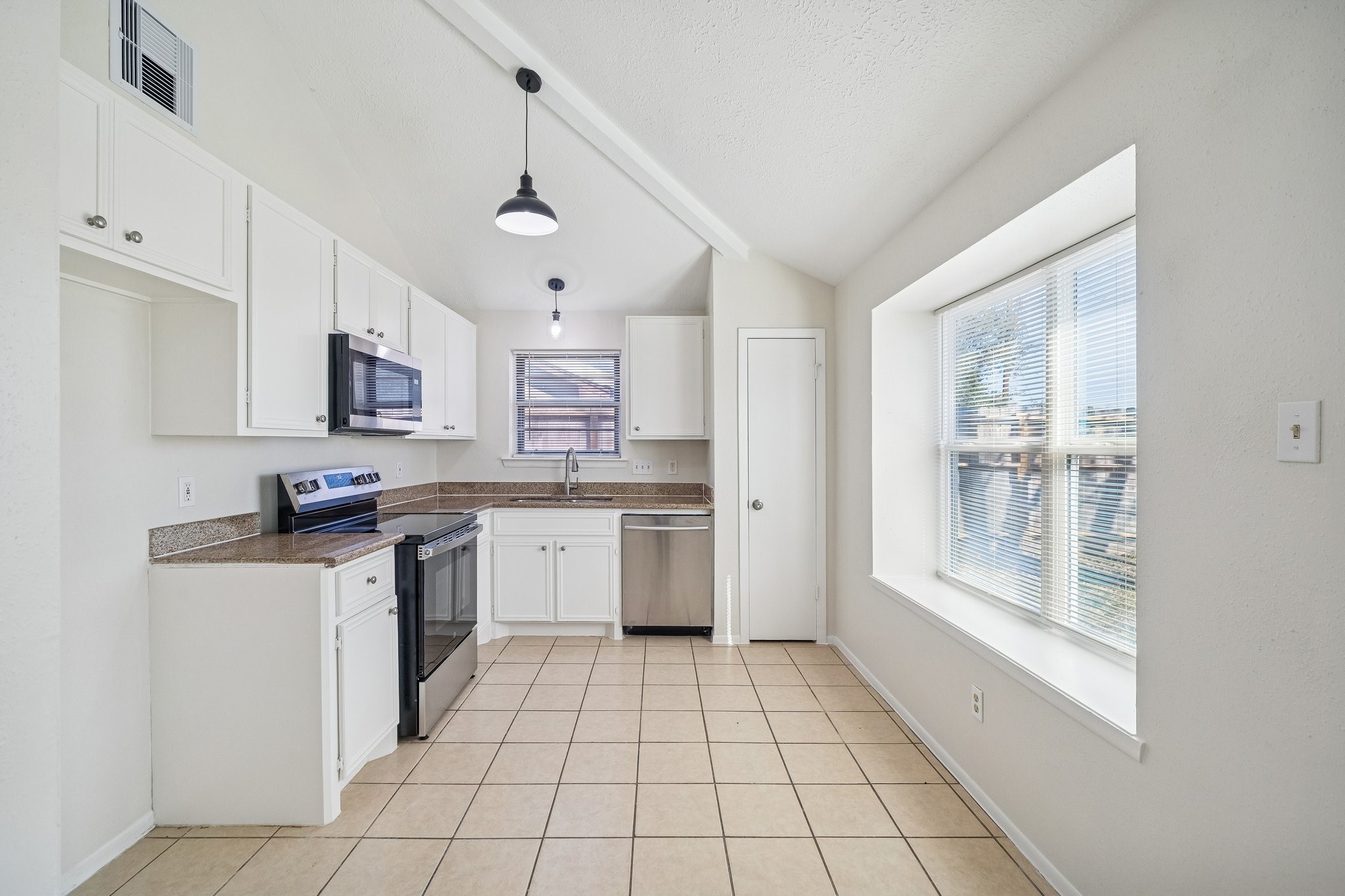 11618 Birch Run Lane Houston, TX 77067 - Photo 11 of 24