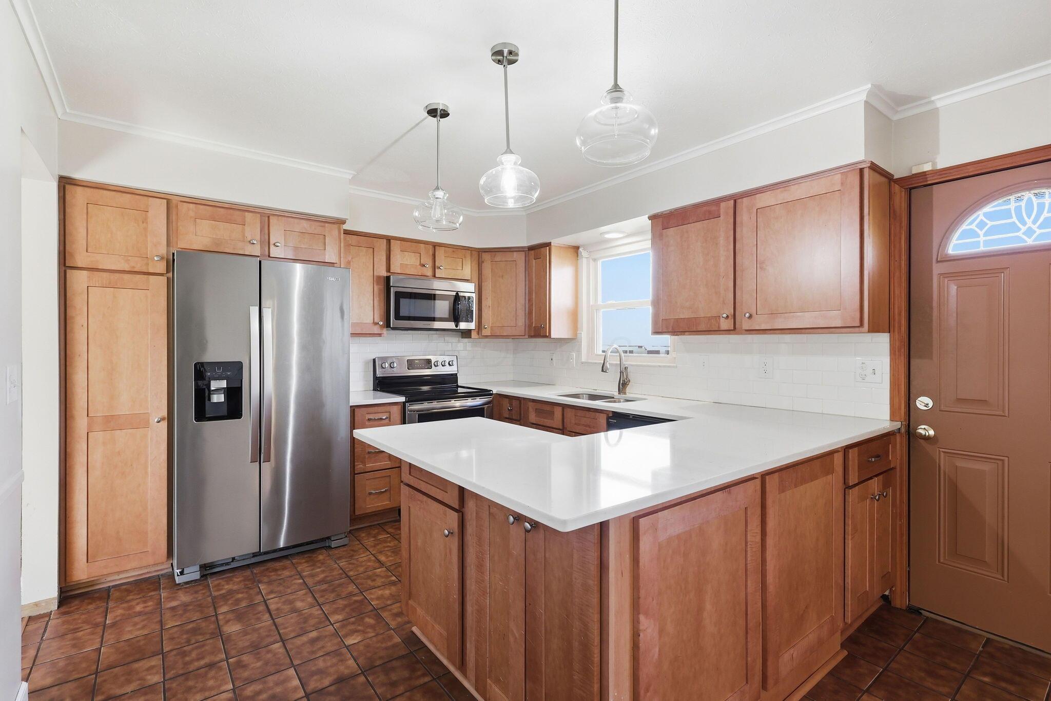 6050 Karl Road Columbus, OH 43229 - Photo 14 of 52 14-web-or-mls-G02A1686