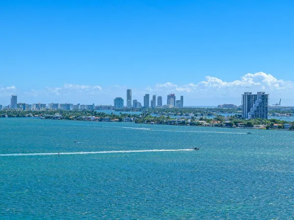 $5,950 | 725 Northeast 22nd Street, Unit 16A, Miami, FL 33137