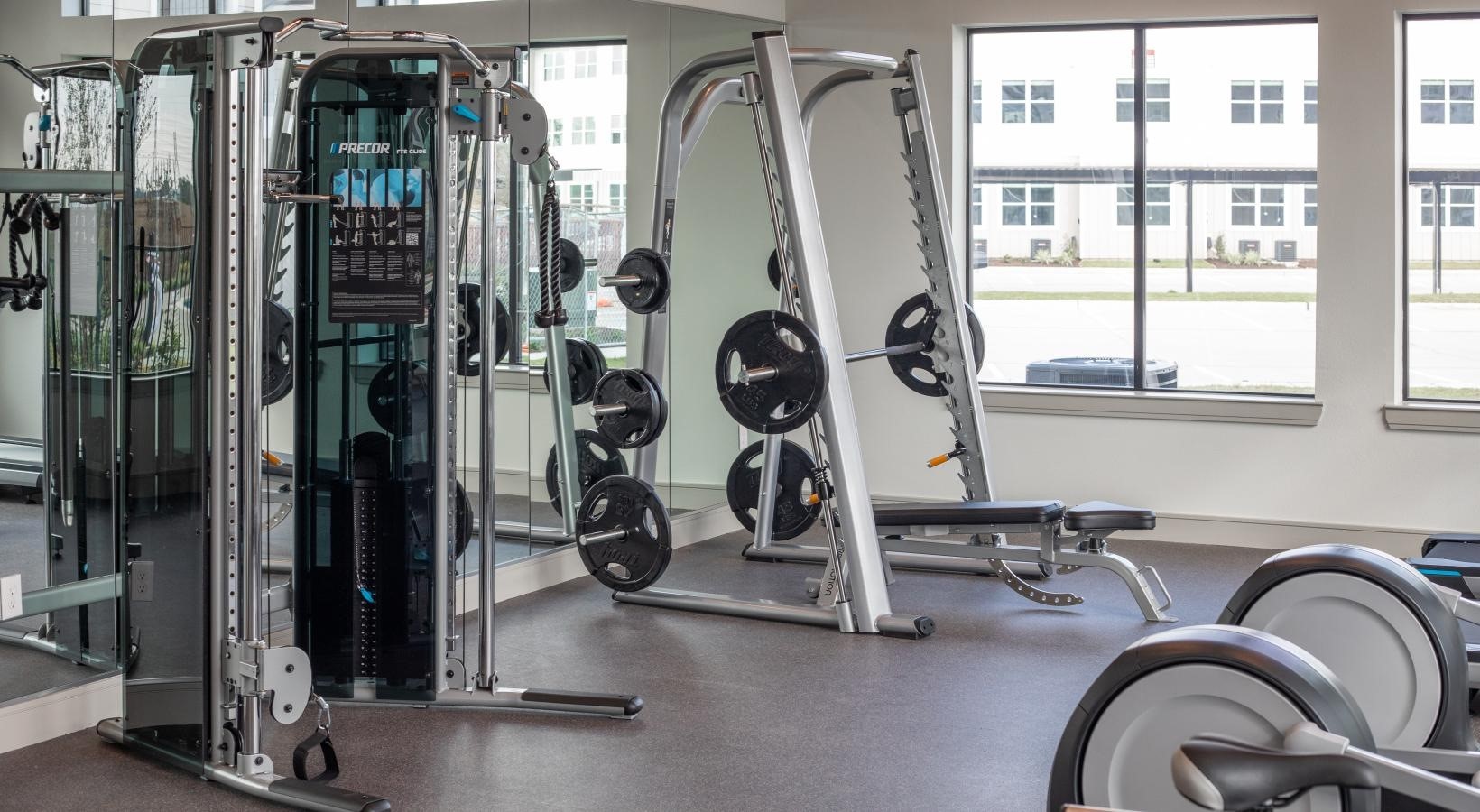 12111 South Main Street, Unit 11205 Houston, TX 77035 - Photo 14 of 24 a room with gym equipment