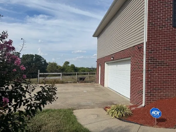 $374,900 | 251 7 Mile Ferry Road, Cunningham, TN 37052