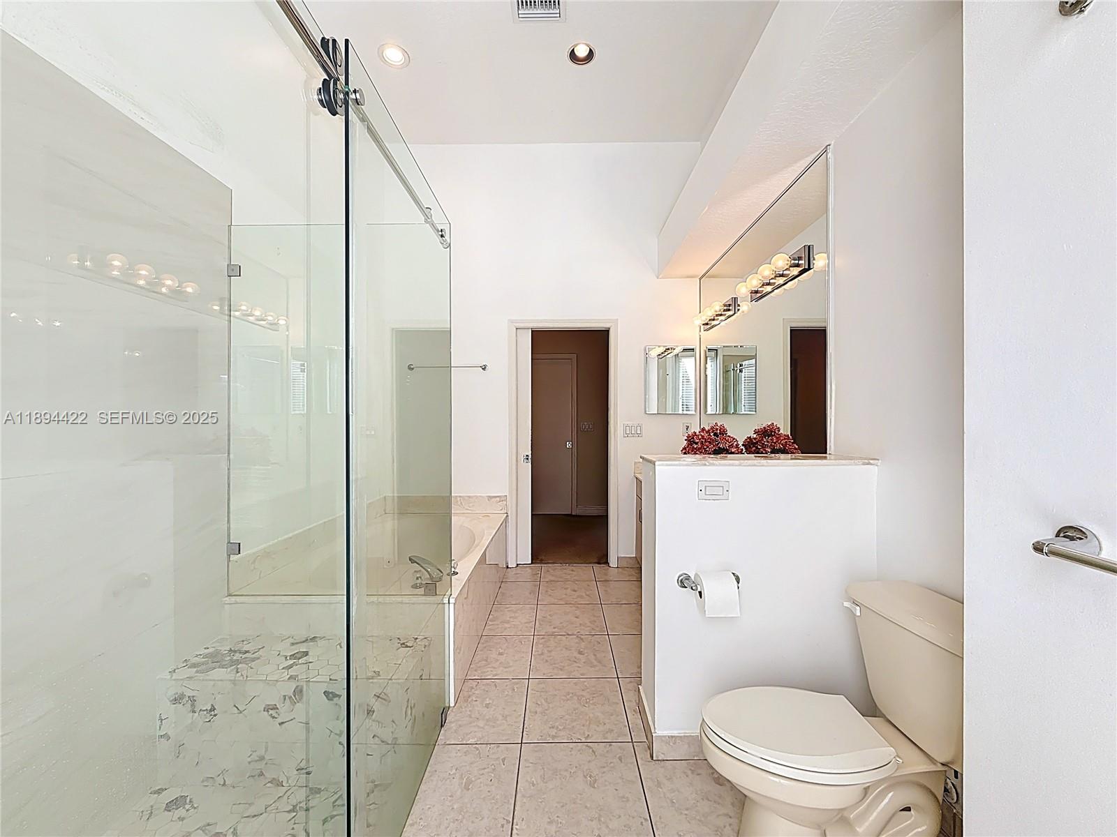 17330 Bermuda Village Drive Boca Raton, FL 33487 - Photo 22 of 40 Bathroom #1 - Cabana Bath