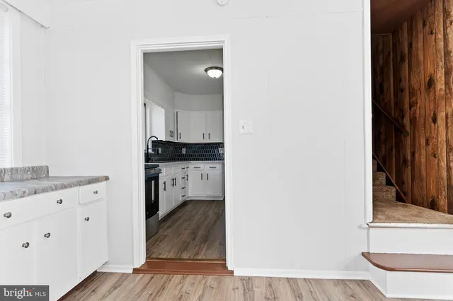 a view of livingroom with furniture and windows