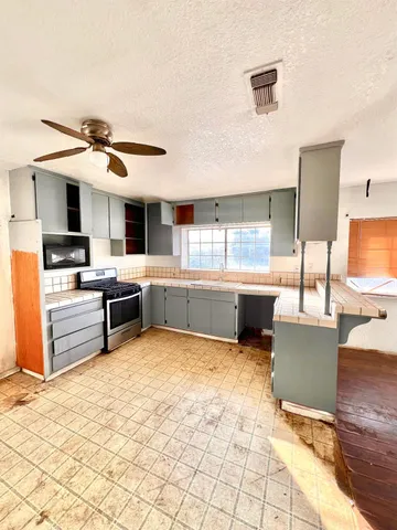 $284,900 | 717 Souza Avenue, Modesto, CA 95351