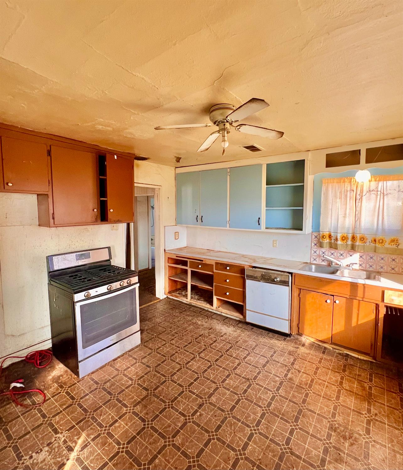 717 Souza Avenue Modesto, CA 95351 - Photo 9 of 10