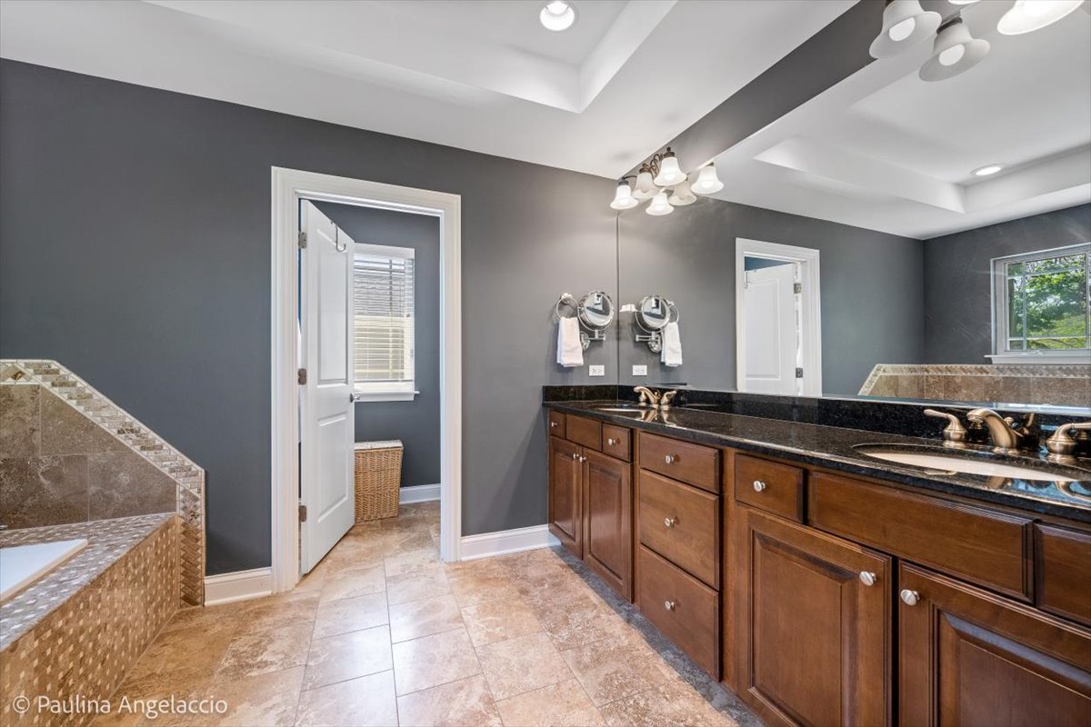 443 June Terrace Barrington, IL 60010 - Photo 21 of 44
