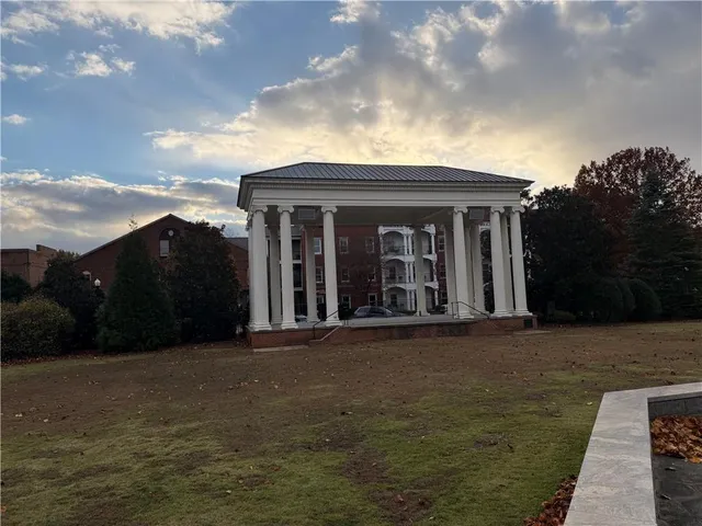 $2,375,000 | 766 East Avenue, Madison, GA 30650