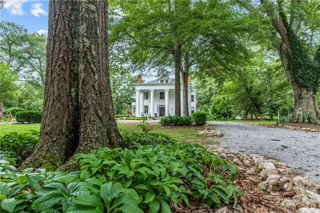 $2,375,000 | 766 East Avenue, Madison, GA 30650