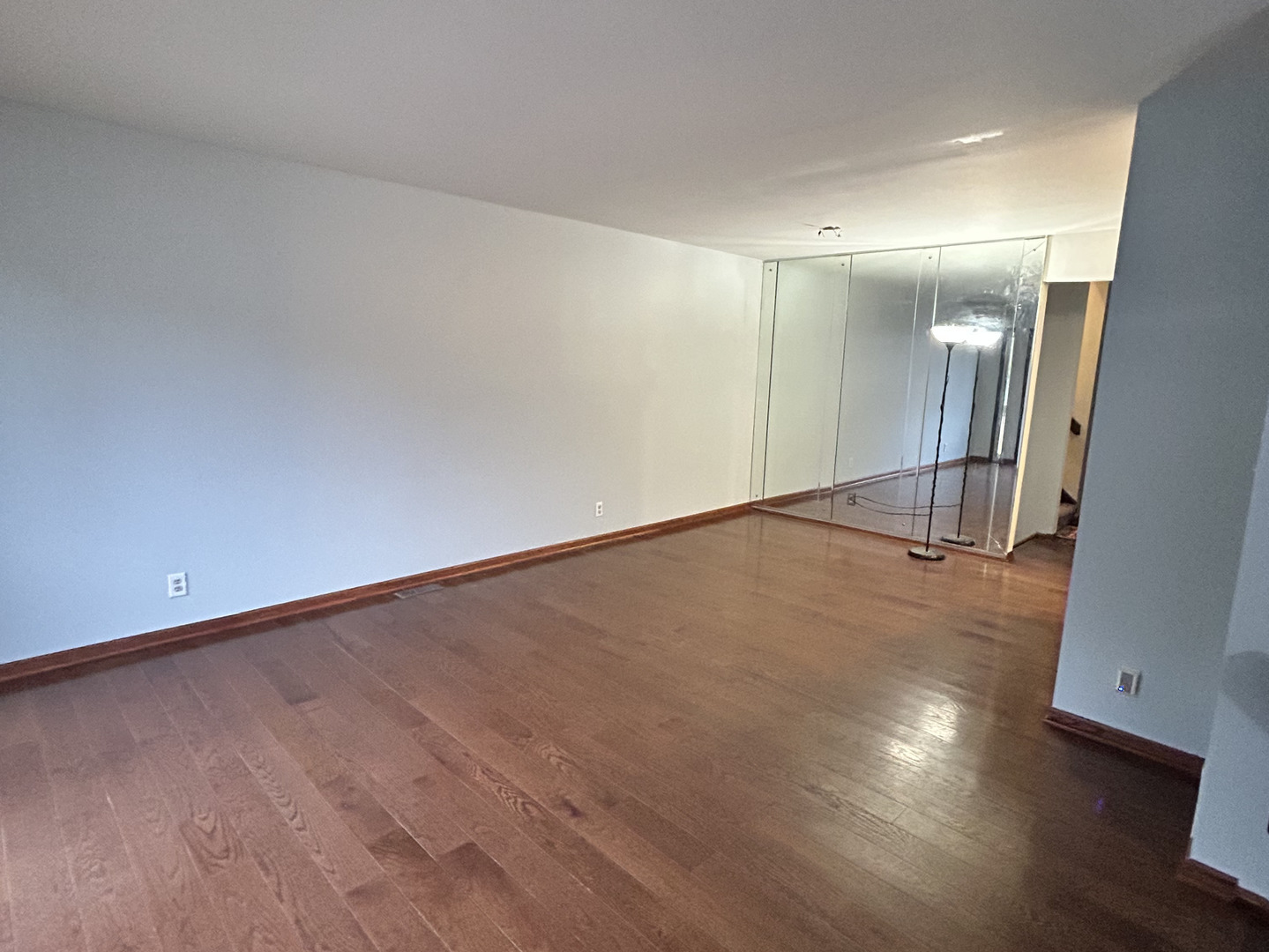 1513 Elder Drive Aurora, IL 60506 - Photo 8 of 26 a view of an empty room