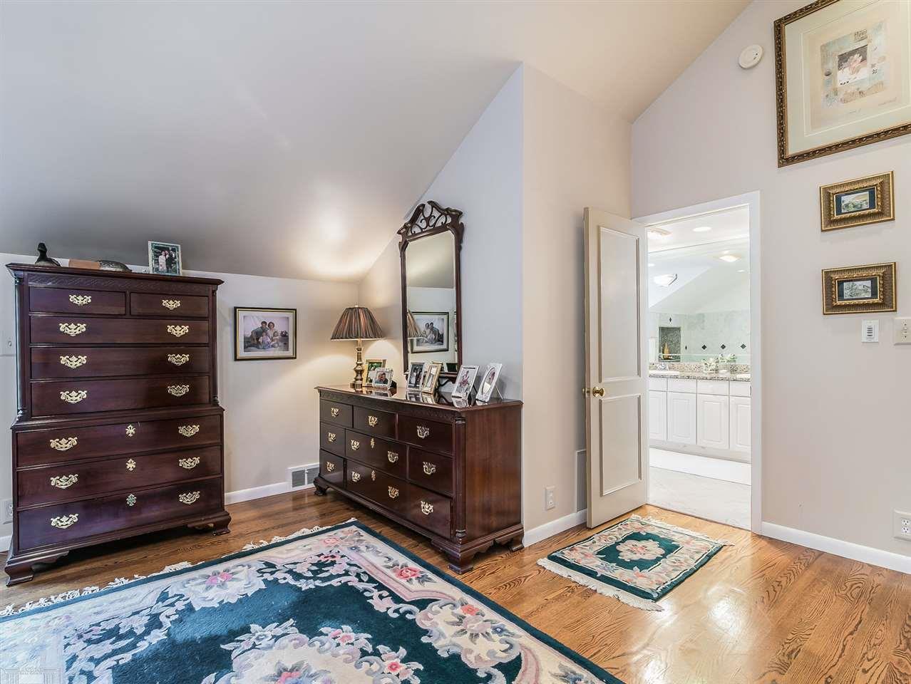 525 Shelden Road Grosse Pointe Shores, MI 48236 - Photo 25 of 51