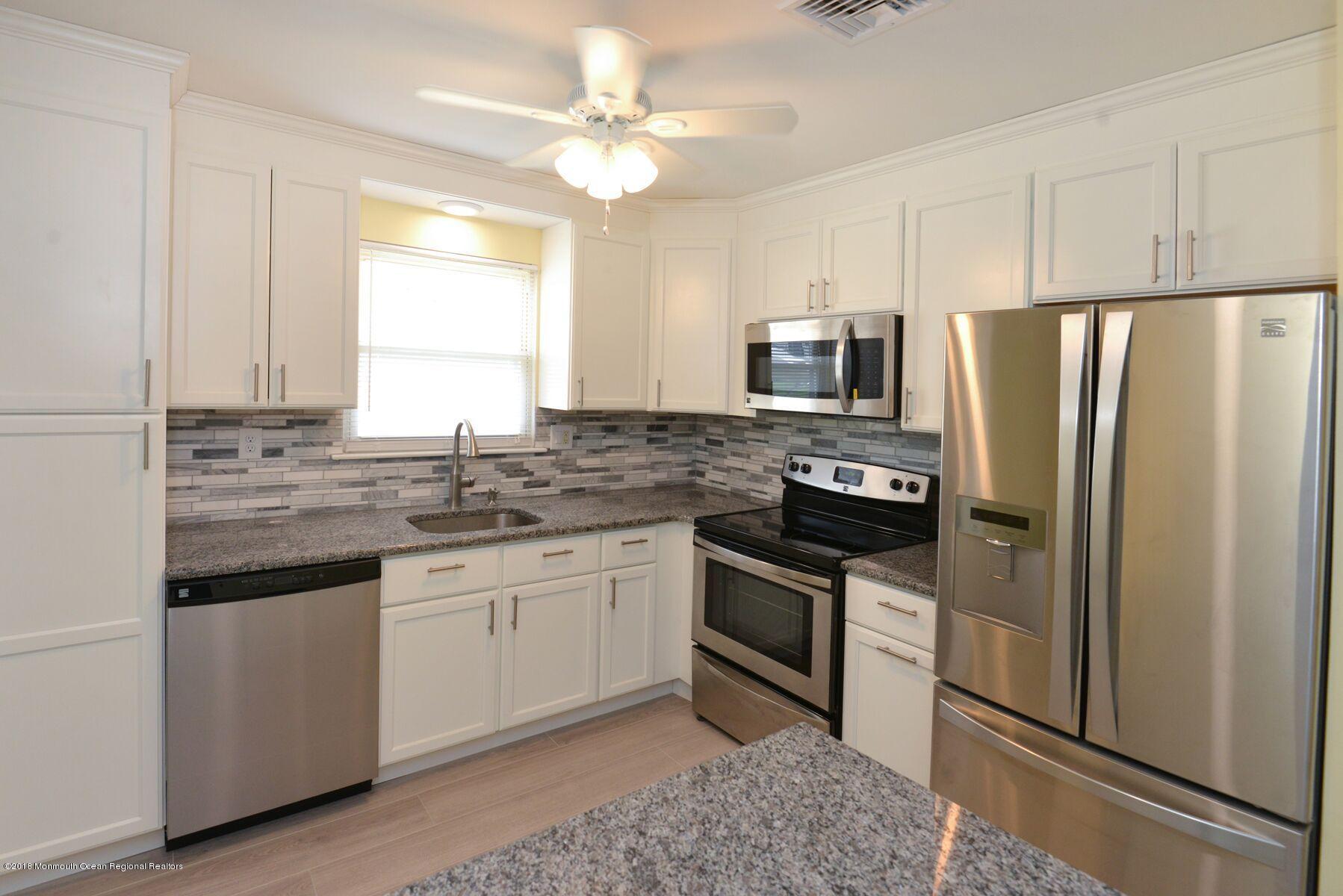 50 Watkins Road Brick, NJ 08724 - Photo 6 of 34 50kitchen2
