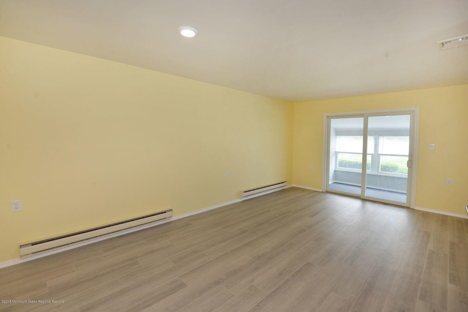 50 Watkins Road Brick, NJ 08724 - Photo 10 of 34 50living2