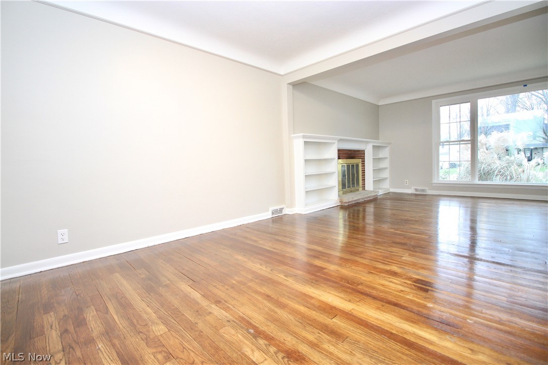1120 Ford Road Cleveland, OH 44124 - Photo 3 of 17
