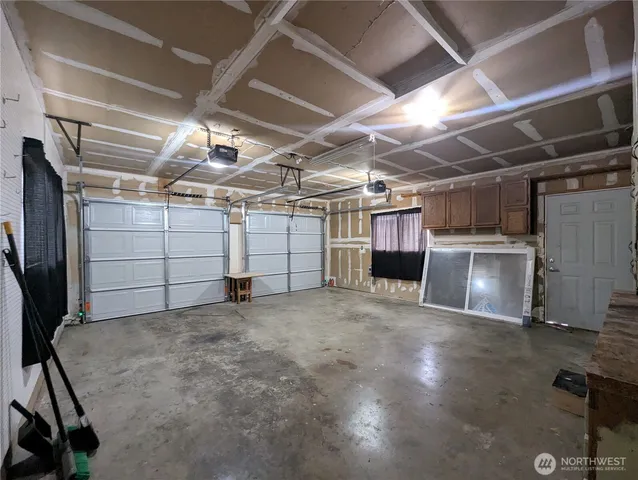 a view of a garage room