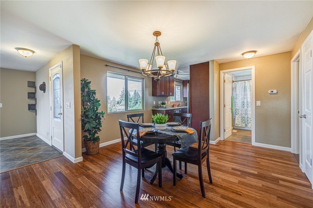 10109 Renton Avenue South Seattle, WA 98178 - Photo 8 of 33 Gallery Image 8