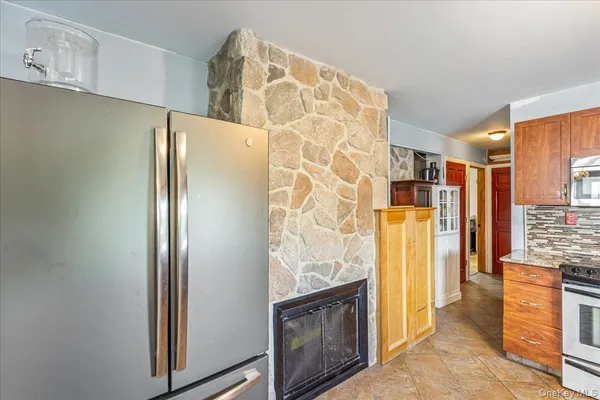 $710,000 | 236 Duckpond Drive South, Wantagh, NY 11793