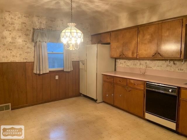 244 Morton Street Romeo, MI 48065 - Photo 10 of 38 50030624-9.JPG
