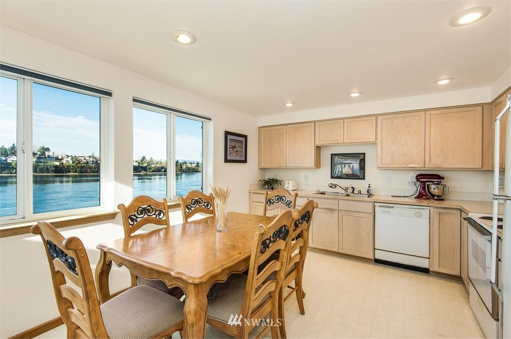 1127 Wheaton Way, Unit C2 Bremerton, WA 98310 - Photo 8 of 15 Gallery Image 8
