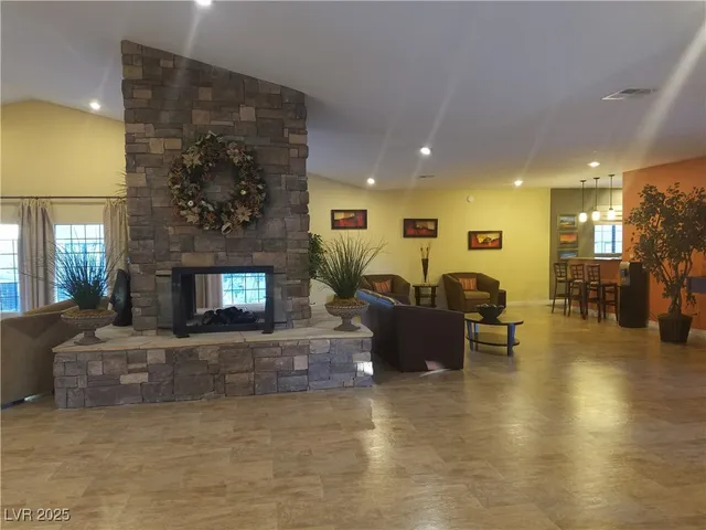 $1,600 | 2700 North Rainbow Boulevard, Unit 1002, Las Vegas, NV 89108