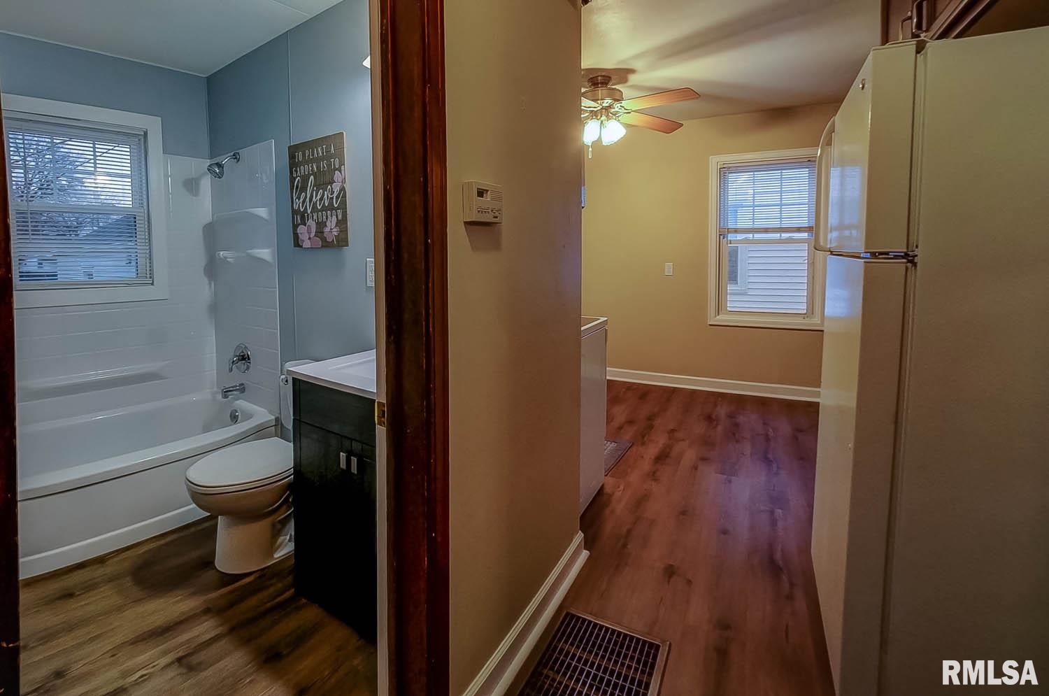 2036 North 20th Street Springfield, IL 62702 - Photo 12 of 37