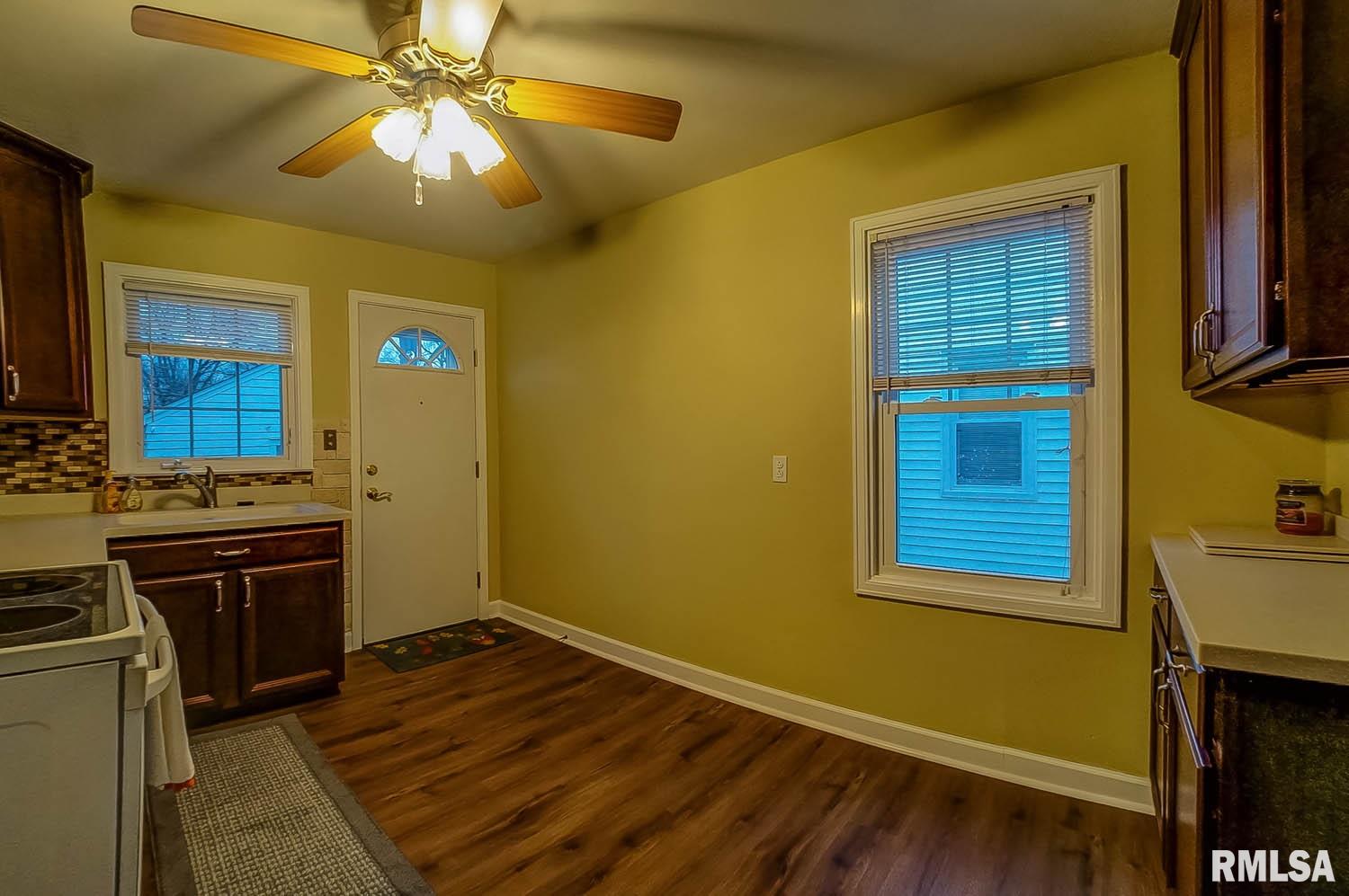 2036 North 20th Street Springfield, IL 62702 - Photo 10 of 37