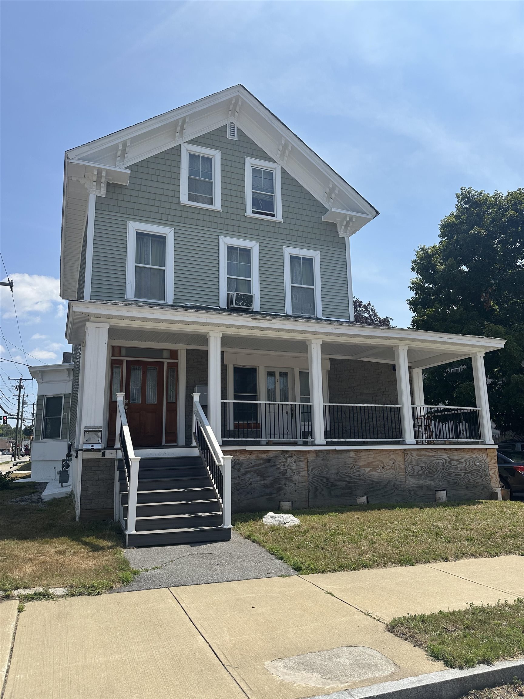 99 Walnut Street Manchester, NH 03104 - Photo 2 of 5