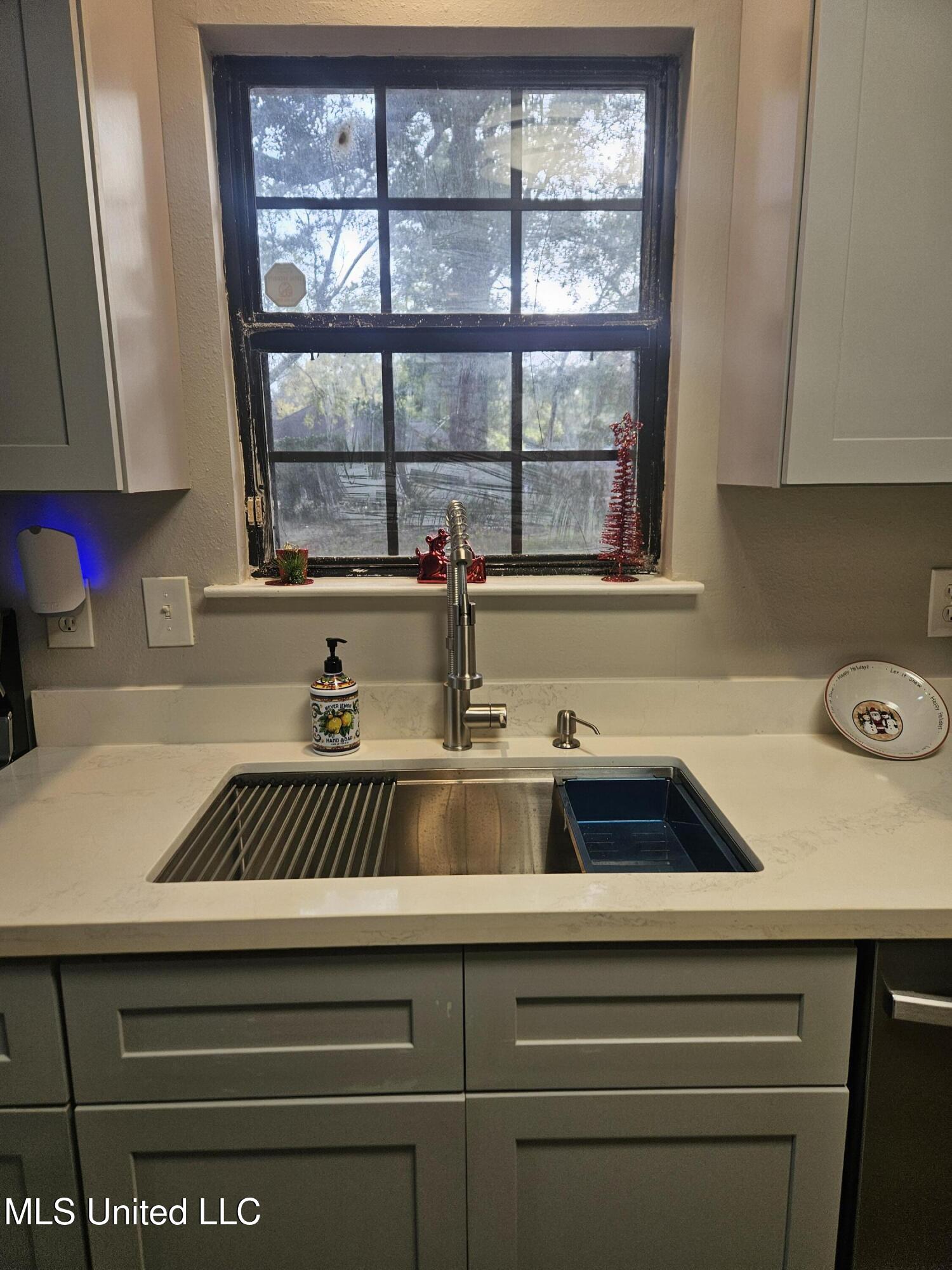 10373 Woolmarket Lake Road Biloxi, MS 39532 - Photo 11 of 32 Kitchen sink v2