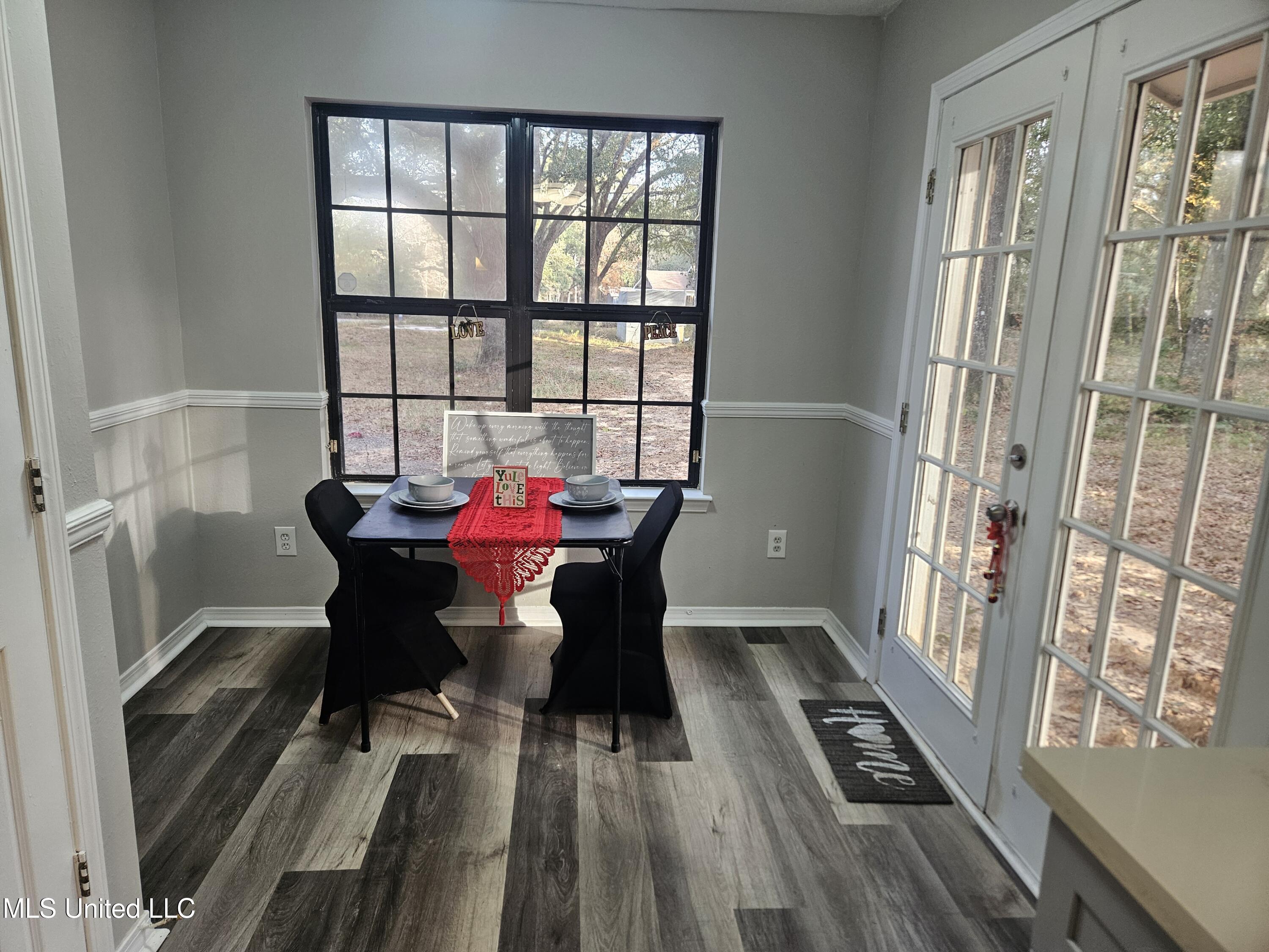 10373 Woolmarket Lake Road Biloxi, MS 39532 - Photo 18 of 32 Kitchen dining nook