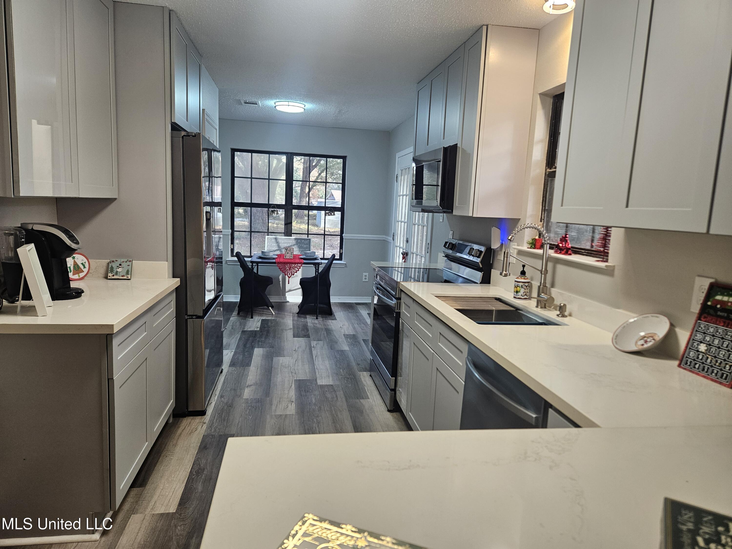 10373 Woolmarket Lake Road Biloxi, MS 39532 - Photo 8 of 32 Kitchen v2