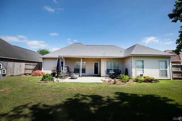 $330,000 | 36337 Crestway Avenue, Prairieville, LA 70769