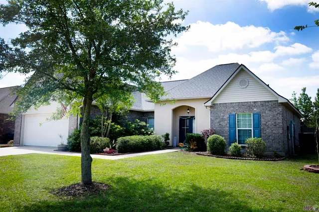 $330,000 | 36337 Crestway Avenue, Prairieville, LA 70769