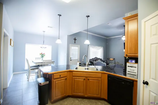 $330,000 | 36337 Crestway Avenue, Prairieville, LA 70769