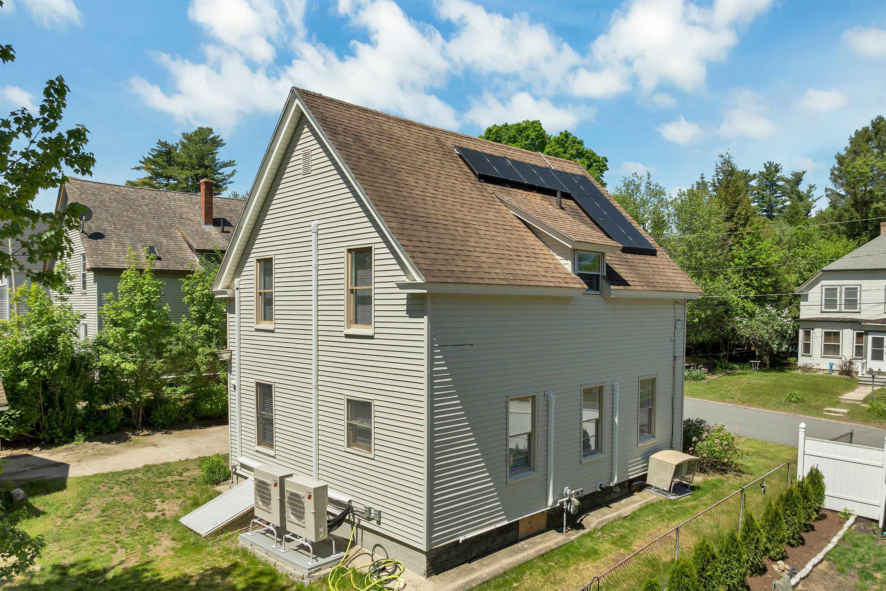 11 Grove Street Derry, NH 03038 - Photo 7 of 51