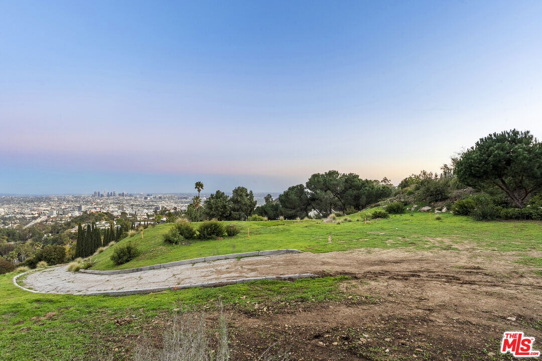 2666 Larmar Road Los Angeles, CA 90068 - Photo 7 of 18