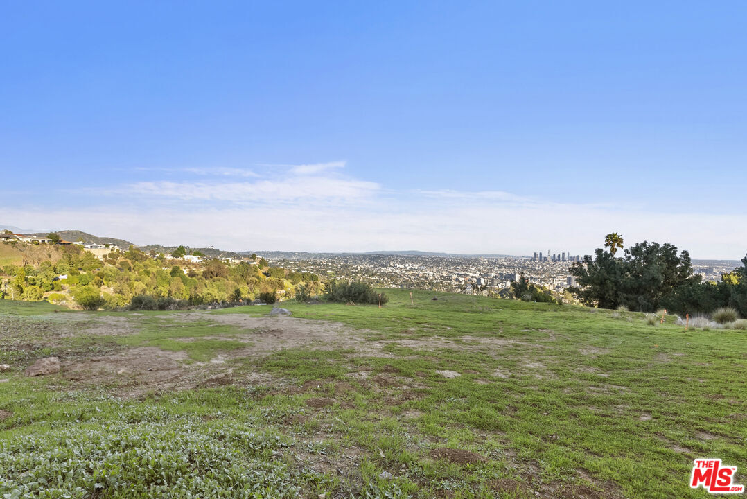 2666 Larmar Road Los Angeles, CA 90068 - Photo 8 of 18