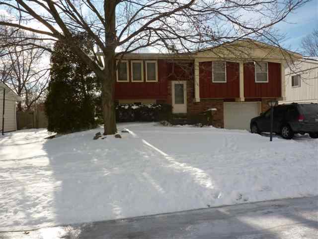 6307 North Randwick Road Peoria, IL 61615 - Photo 1 of 9 Gallery Image 1