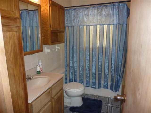 6307 North Randwick Road Peoria, IL 61615 - Photo 4 of 9 Gallery Image 4