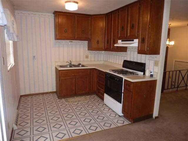 6307 North Randwick Road Peoria, IL 61615 - Photo 6 of 9 Gallery Image 6