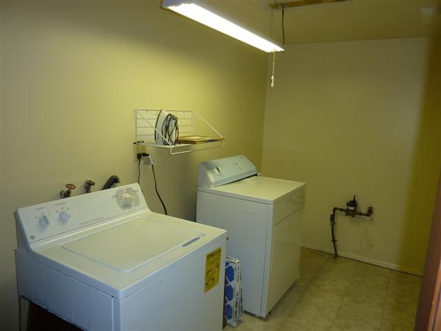 6307 North Randwick Road Peoria, IL 61615 - Photo 7 of 9 Gallery Image 7