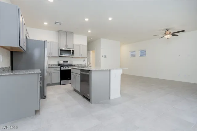 $2,200 | 437 Blue Lark Drive, Henderson, NV 89011