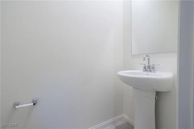 $2,200 | 437 Blue Lark Drive, Henderson, NV 89011