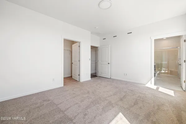 $369,900 | 1603 Diamond Avenue, Grandview, WA 98930