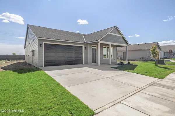 $369,900 | 1603 Diamond Avenue, Grandview, WA 98930