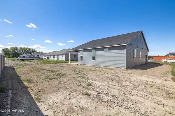 $369,900 | 1603 Diamond Avenue, Grandview, WA 98930