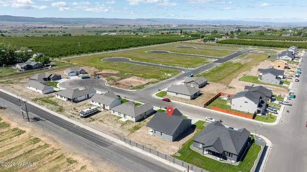 $369,900 | 1603 Diamond Avenue, Grandview, WA 98930