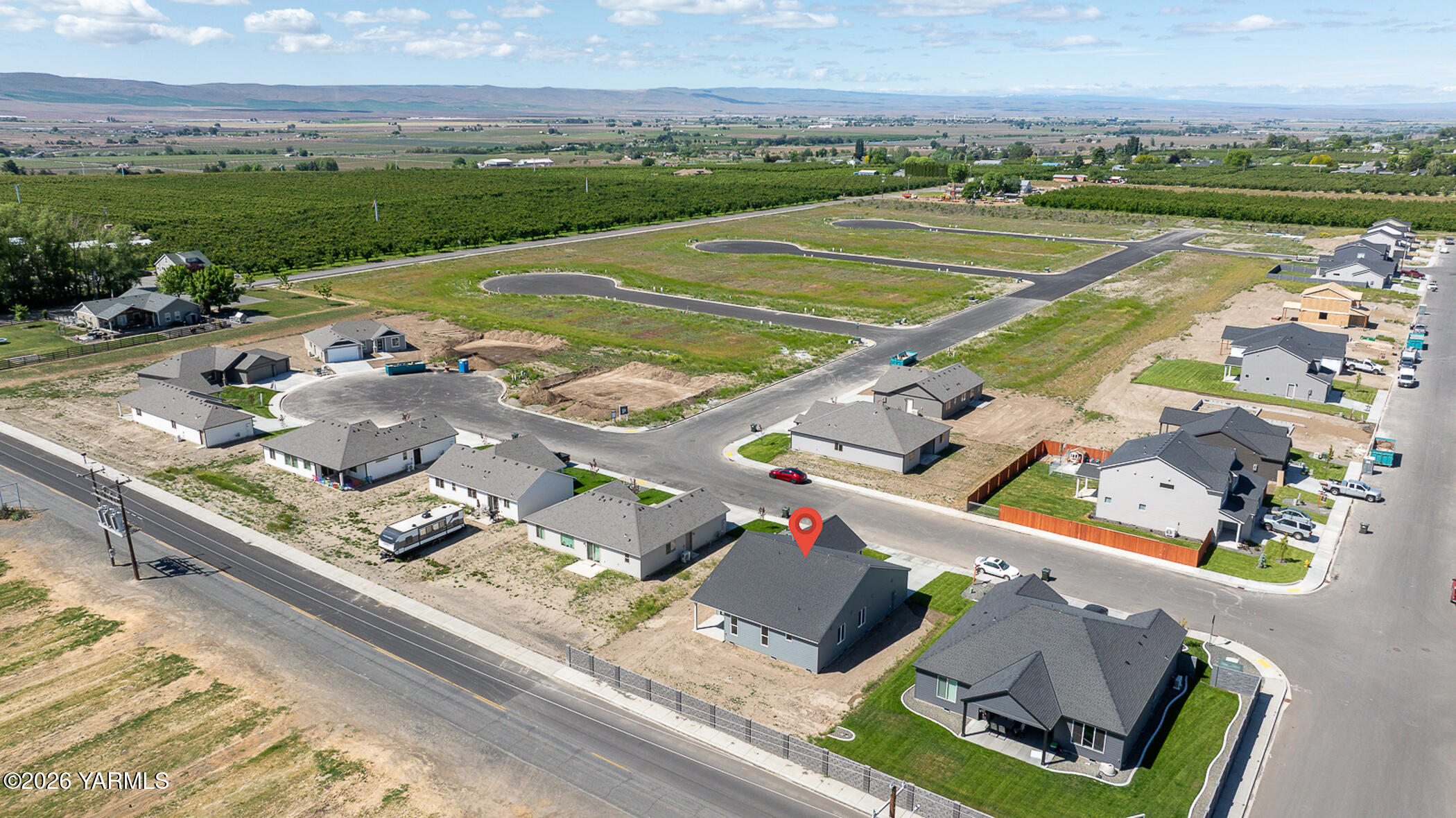 1603 Diamond Avenue Grandview, WA 98930 - Photo 30 of 32 a view of a city with an ocean view