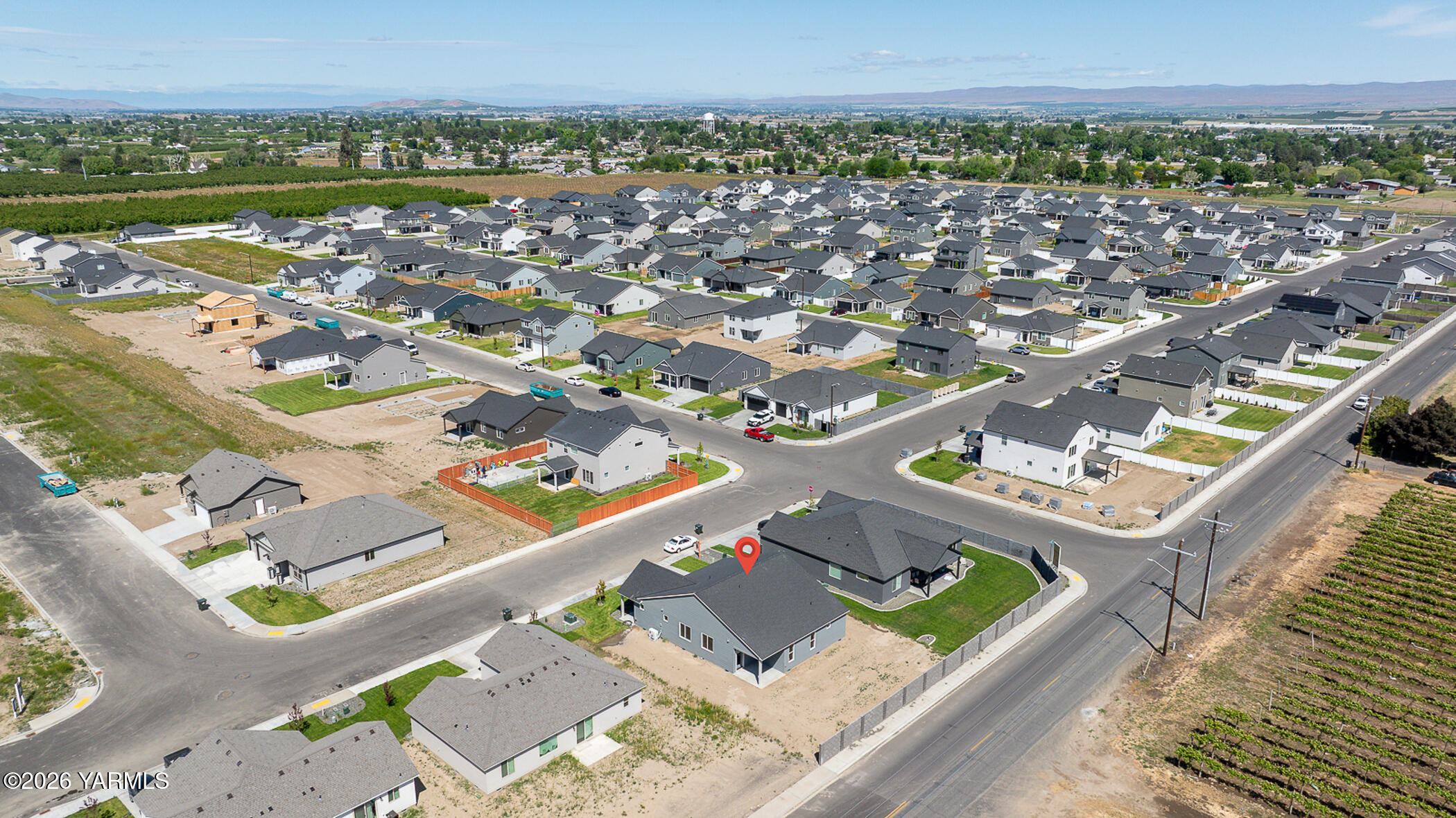 1603 Diamond Avenue Grandview, WA 98930 - Photo 31 of 32 an aerial view of multiple house